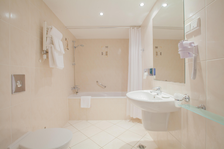 Bathroom 4, Qubus Hotel Legnica, Legnica