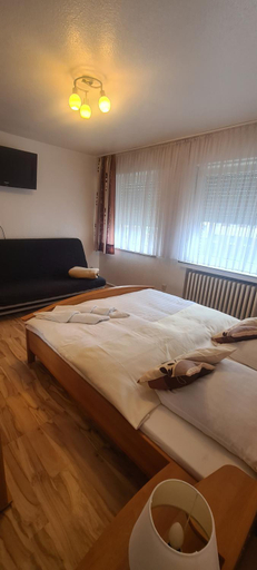 Bedroom 4, Hotel Zur Aue, Wesel