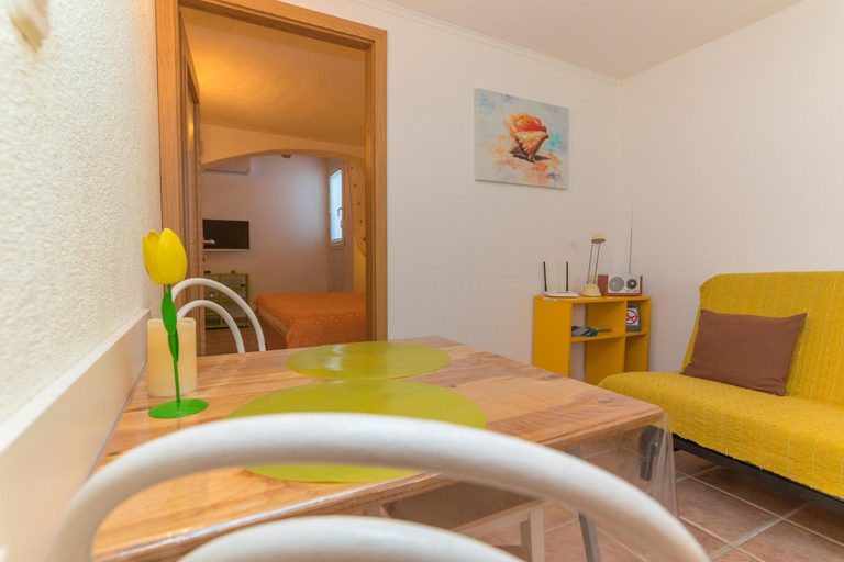 Others 2, Apartments Lux, Bol