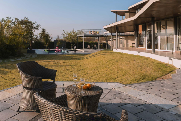 Food & Drinks 5, Bel Air Mansion by StayVista , Pune