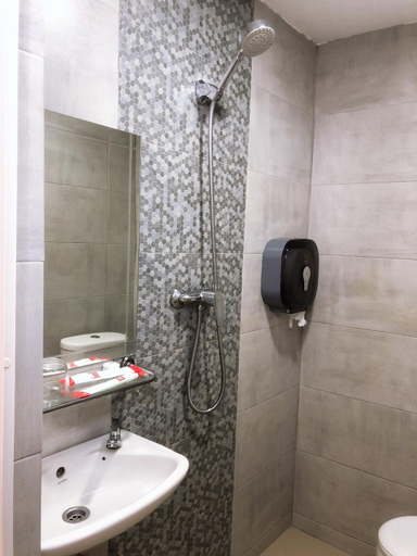 Bathroom 3, HOTE123, Kuala Lumpur