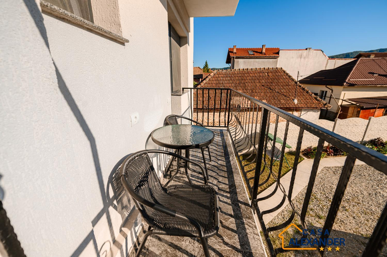 Others 5, Casa Alexander, Calimanesti