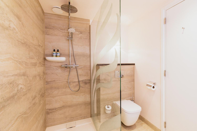 Bathroom 5, Grand Hotel Opduin, Texel