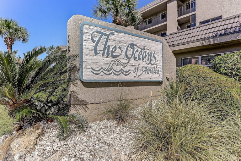 Exterior & Views 2, Oceanfront Beach Escape Condo with WiFi by RedAwning, Nassau