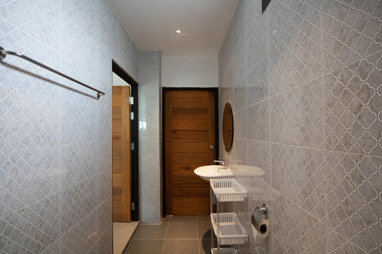 Bathroom 4