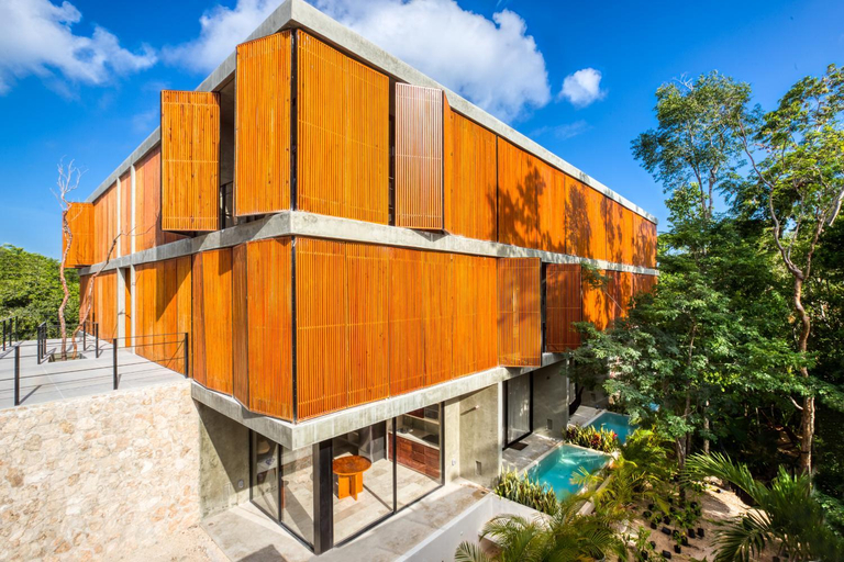 Exterior & Views