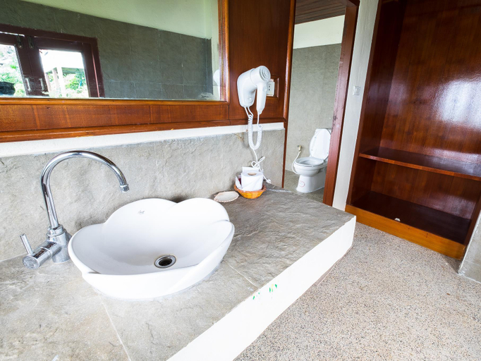 Bathroom 22