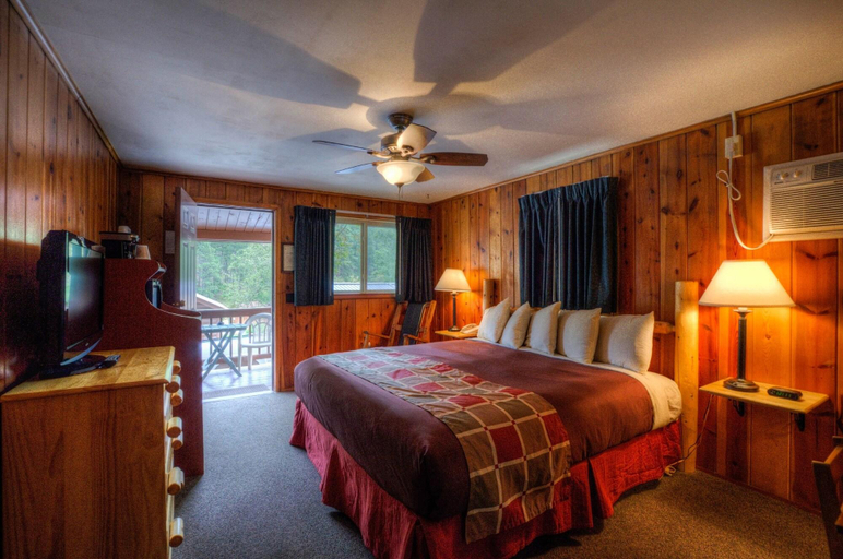 Bedroom 2, Powder House Lodge, Pennington