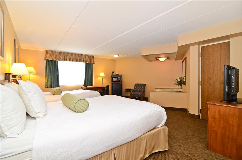 Bedroom 3, SureStay Plus by Best Western Black River Falls, Jackson