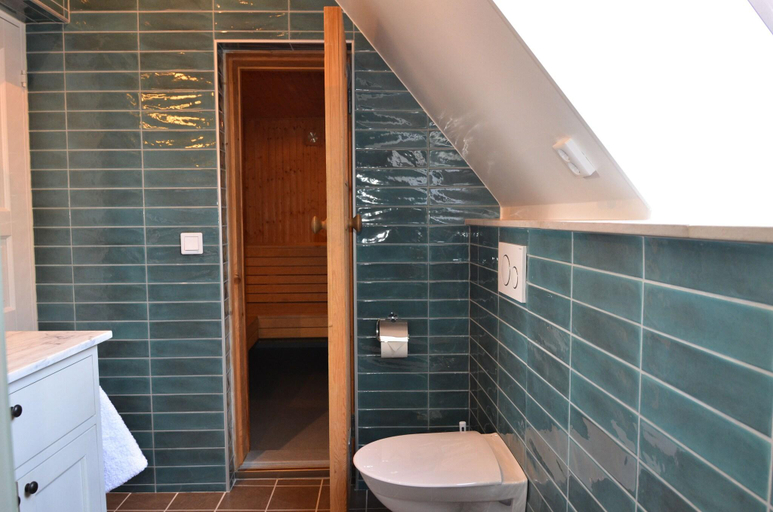 Bathroom 4, St. Clemens, Gotland