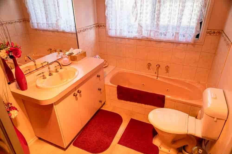 Bathroom 2, Aroma and Tranquility B & B Cottages, Ballarat - Central