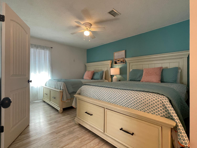 2, Ocean Breeze - Beautiful Condo & Pet Friendly, Baldwin