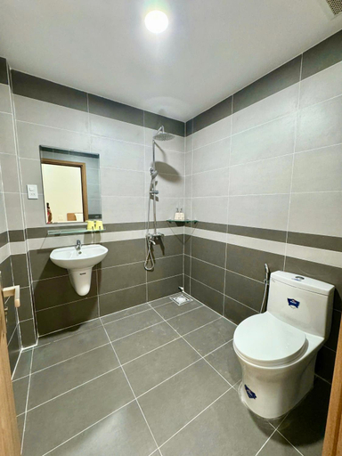 Bathroom, Linh House, Phan Thiết