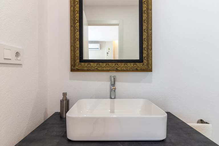 Bathroom 2, Santa Brigida Window Suite, Las Palmas