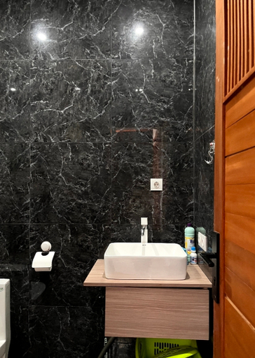 Bathroom 5, Villa Teras Asri Seminyak, Denpasar