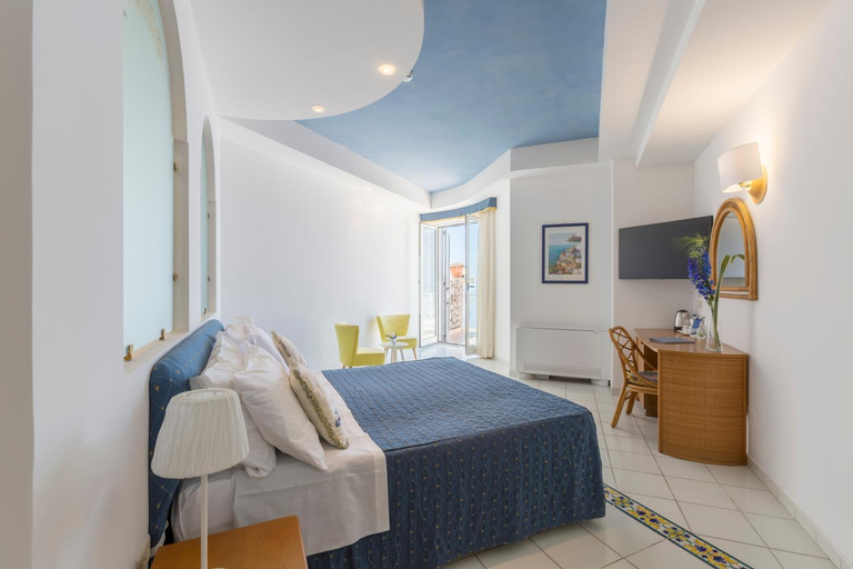 Bedroom 2, Hotel Club Due Torri                                                                        , Salerno