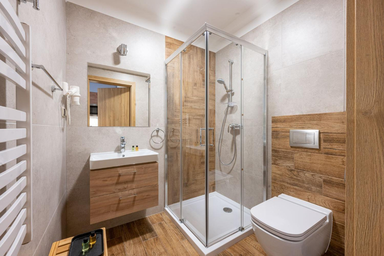 Bathroom 3, Ornak 7, Tatra