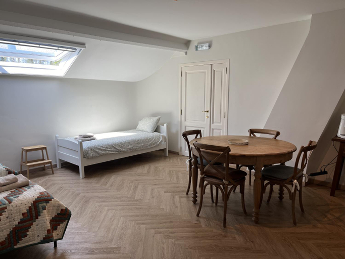 Others 5, Habitat, Hainaut