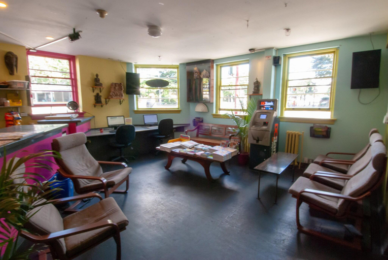 Public Area 3, Ocean Island Inn Backpackers Suites Hostel, Capital