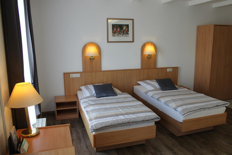Bedroom 4, TOTO's Gasthaus, Ennepe-Ruhr-Kreis