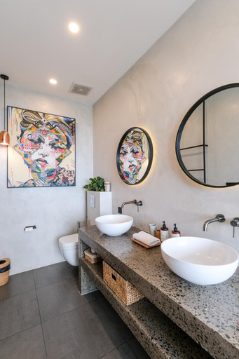 Bathroom 4, Makai Uluwatu, Badung