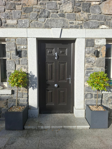 Others 4, Country Home