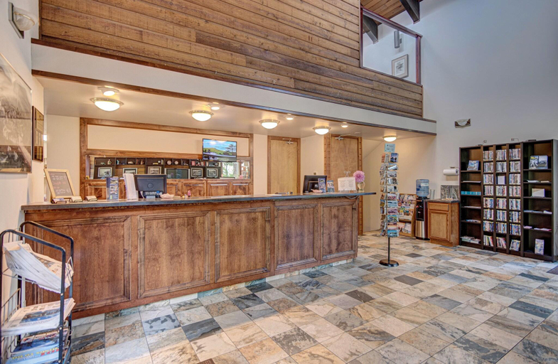 Public Area, Otter Rock Timeshares, Lincoln