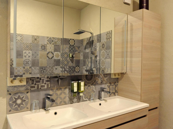 Bathroom 2, Vlaanderen Cozy Cottage, Limburg