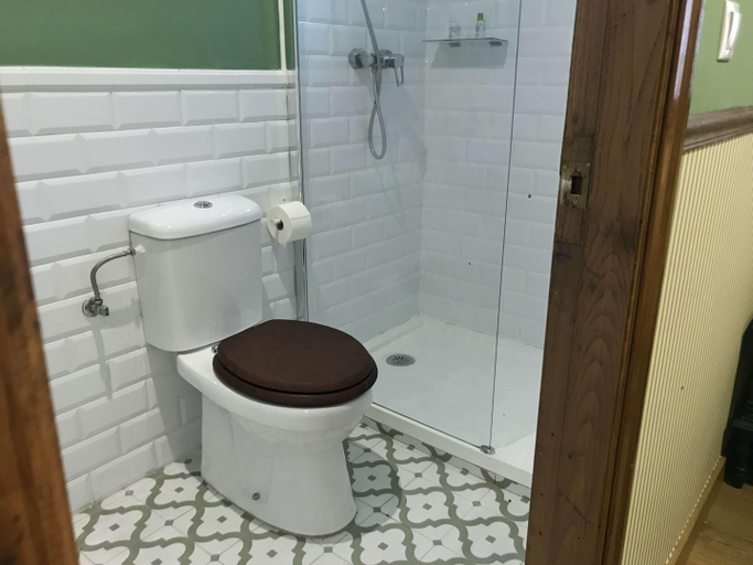 Bathroom 4, Hotel Colonial De Santillana, Cantabria