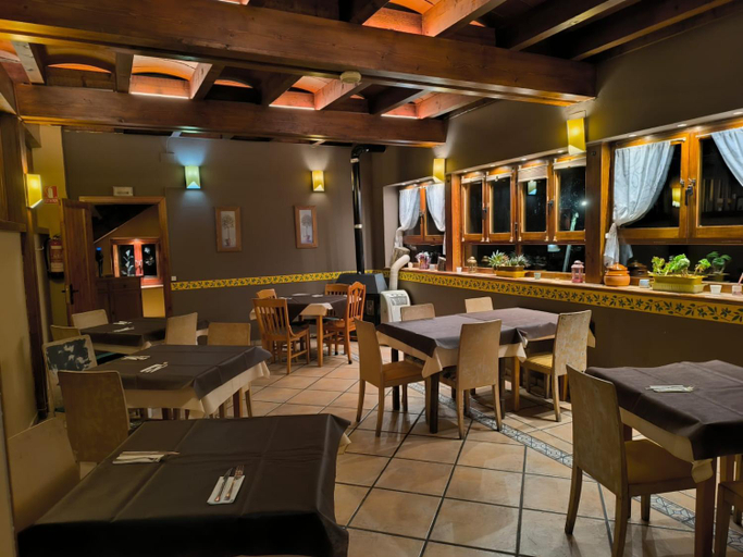 Food & Drinks, Posada de Serrada, Madrid