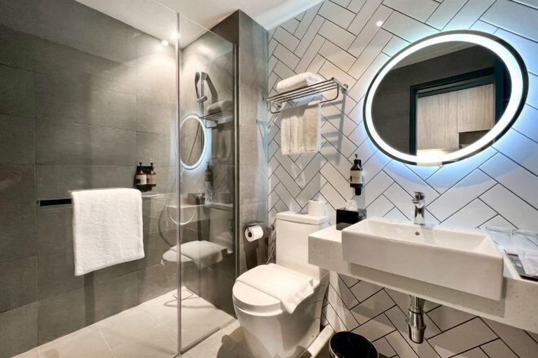 Bathroom 11