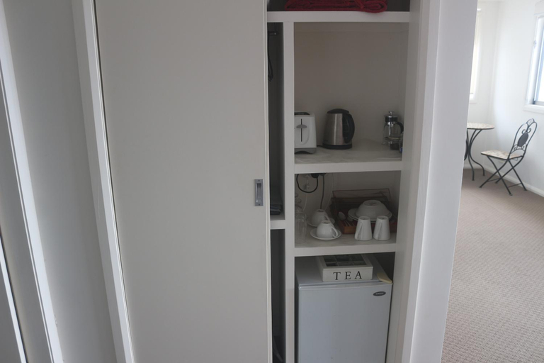 Others 2, Solitary Islands Lodge, Coffs Harbour - Pt B
