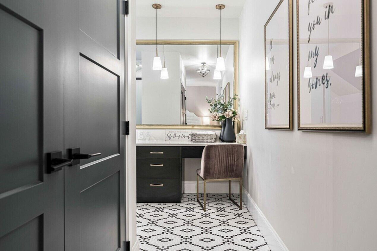 Bathroom 4, The Inn on Officers Garden, Division No. 6