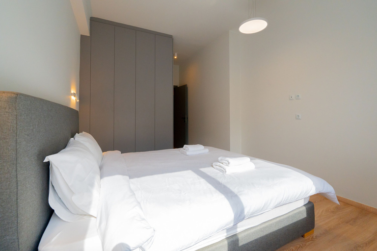 Room 4, LIV - Luminous Spacious Apartment in Pagrati, Attica