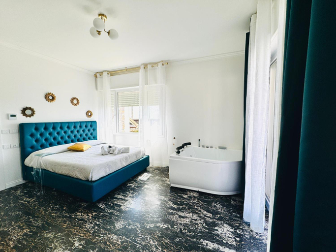 Others 5, New Seaside Suite GOLD, Imperia
