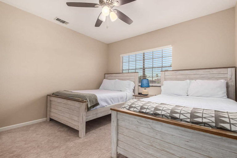 Room 5, Solstice on Summit Retreat Pool Putt Grn Sleeps 10, Maricopa