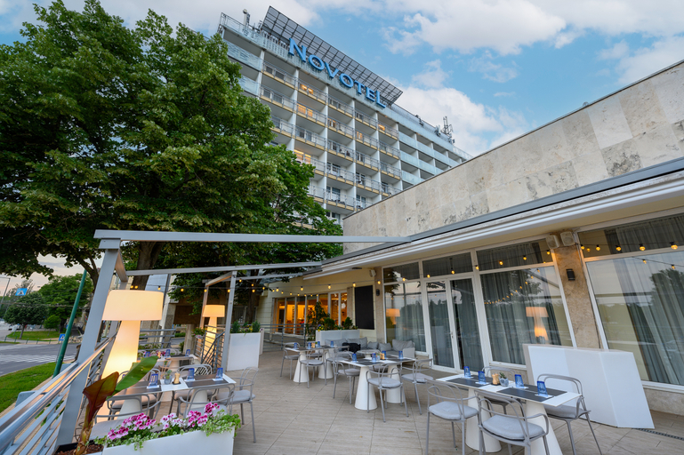 Public Area, Novotel Szeged, Szeged