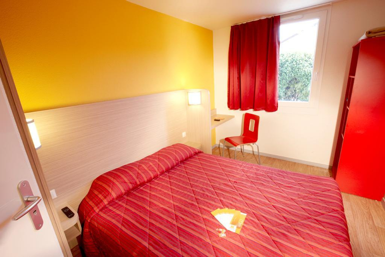 Bedroom 3, Premiere Classe Bayonne, Pyrénées-Atlantiques