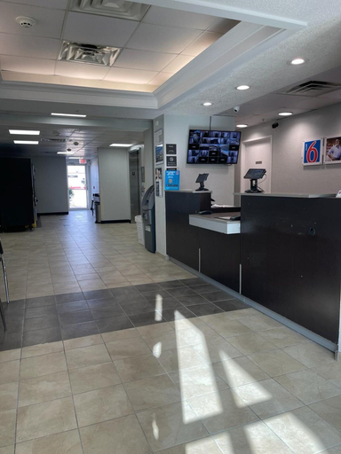 Public Area 2, Motel 6 St Louis East Caseyville, Saint Clair