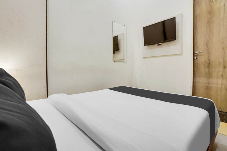 Room 4, Cozy Stays at Ville Parle Mumbai, Mumbai Suburban