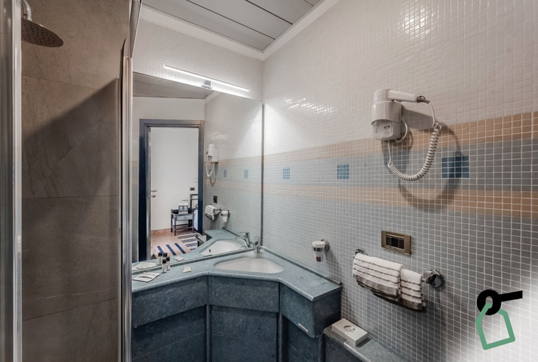 Bathroom 5, Hotiday Porto Venere Le Grazie, La Spezia