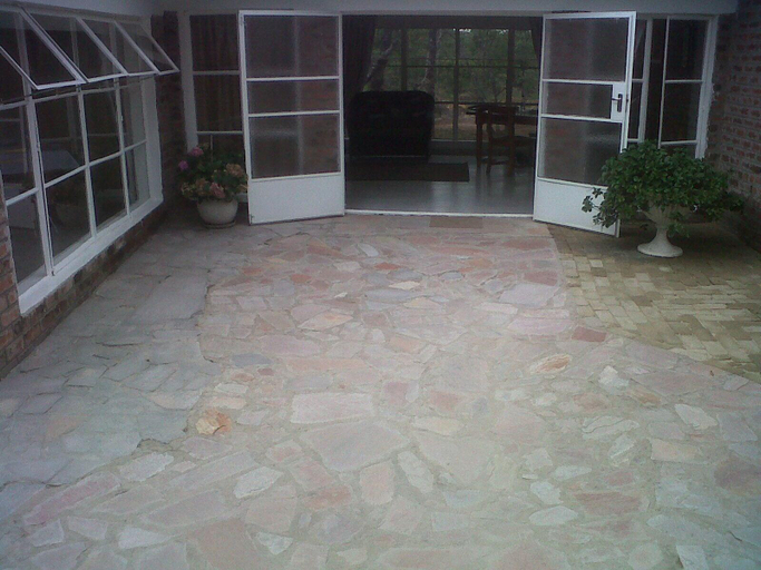Public Area 2, Nora Valley Lodge, Goromonzi
