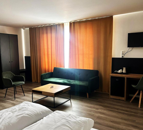 Bedroom 2, Hotel Central Vis a Vis, Mainz