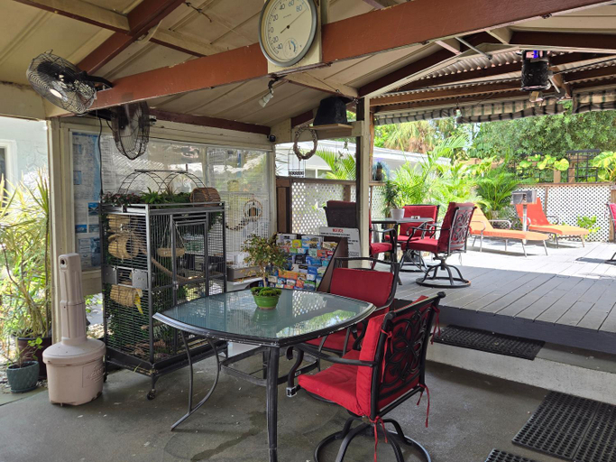 Food & Drinks 5, Barefoot Mailman Motel, Palm Beach