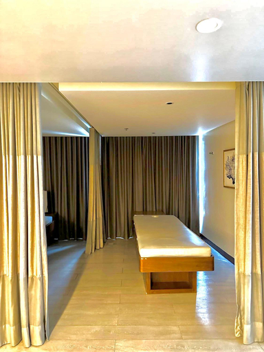Bedroom 2, Uptown Parksuites BGC with Balcony, Taguig