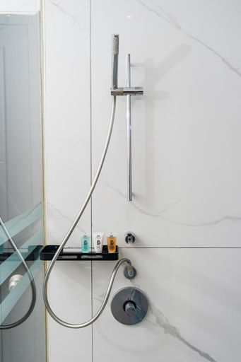 Bathroom 7