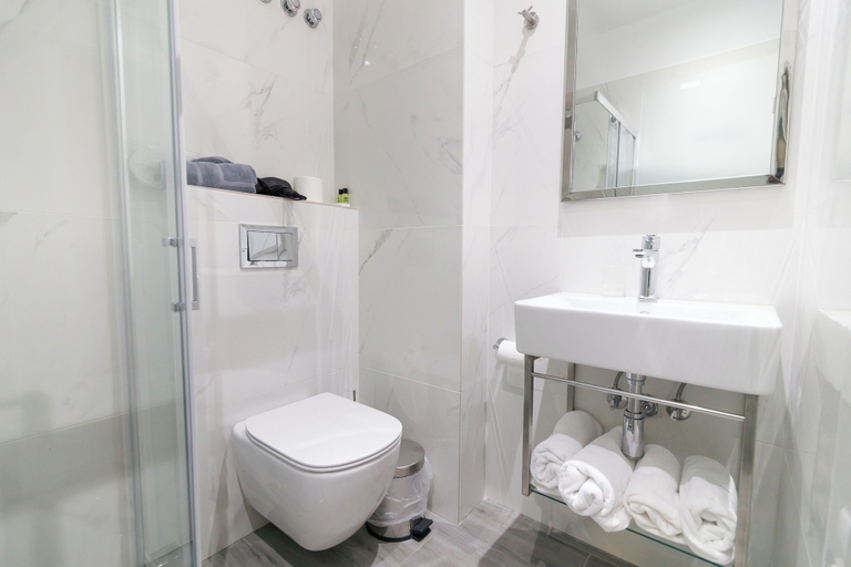Bathroom 3, Elegant Beach Hotel, Peloponnese