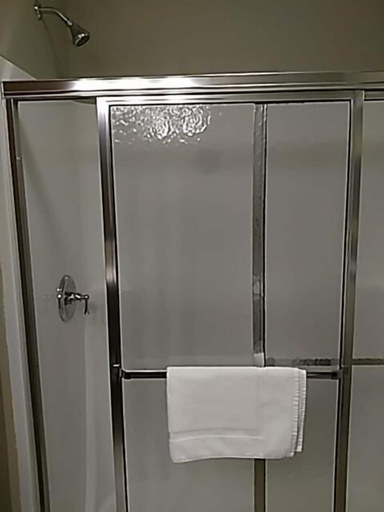 Bathroom 5, Reston Lodge & Suites, Palo Alto