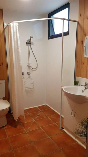 Bathroom 4, Hawley Beachside Accommodation, Latrobe - Pt A