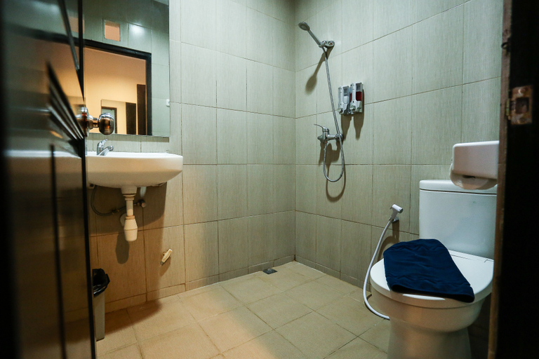 Bathroom 9